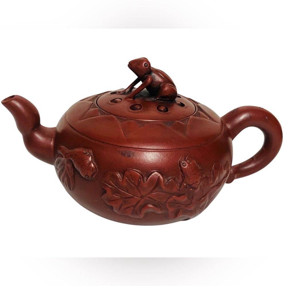 Vintage Handmade Chinese ‘Frog on Lotus Pod’ Purple Clay Teapot